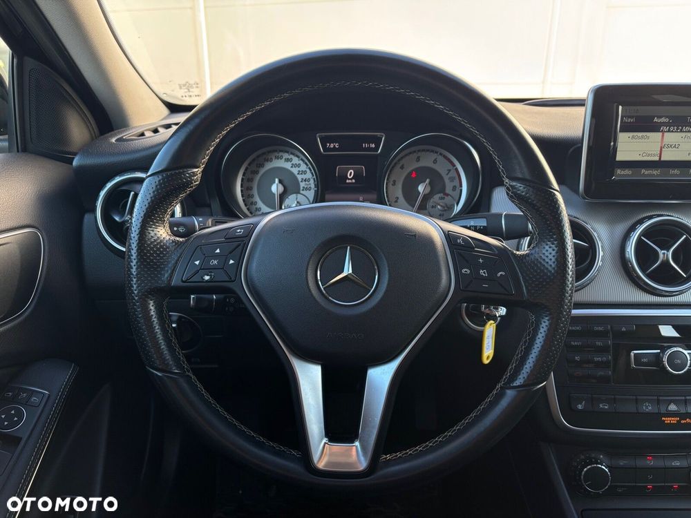 Mercedes-Benz GLA 250 4-Matic Style - 9