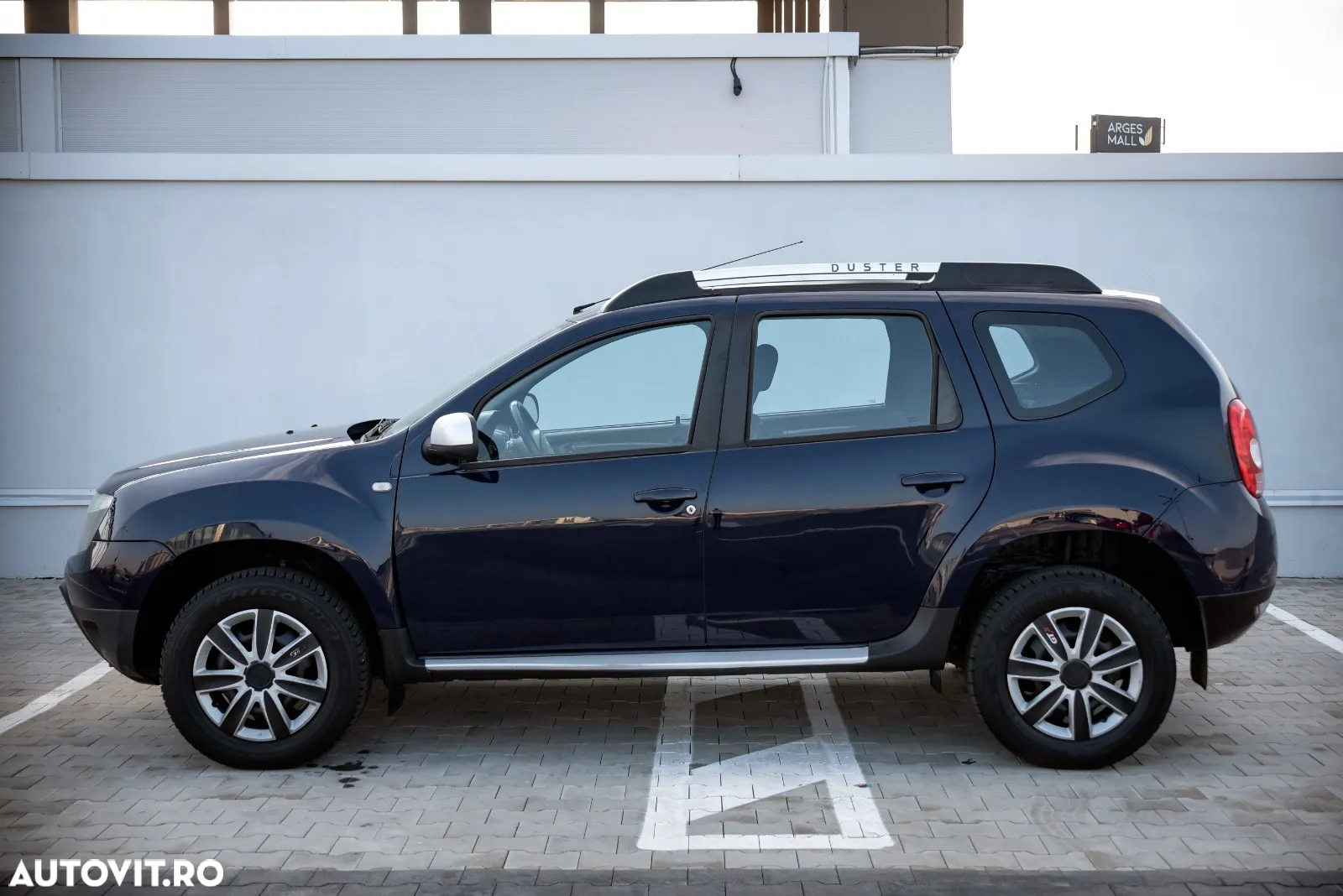 Dacia Duster 1.6 4x2 Laureate - 12