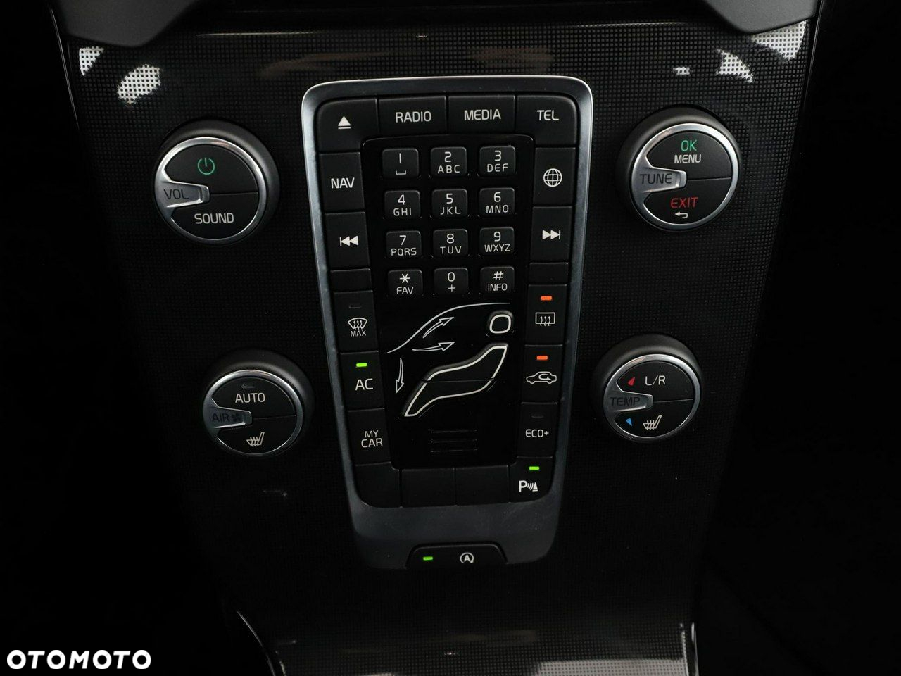 Volvo V40 Cross Country T3 Drive-E Momentum - 27