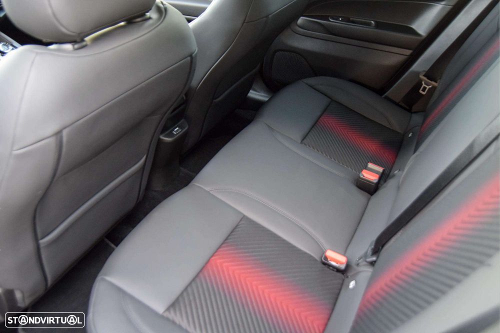 Alfa Romeo Junior 1.2 Sport Speciale eDCT6 - 11