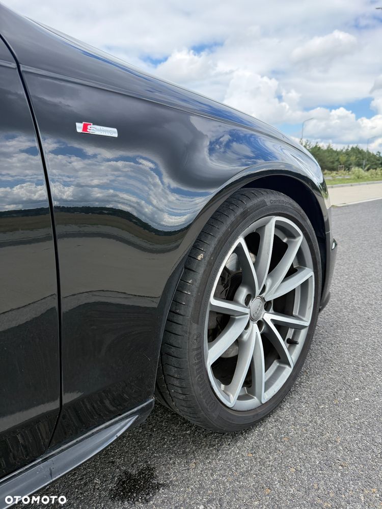 Audi A4 Avant 2.0 TDI DPF quattro S line Sportpaket - 12