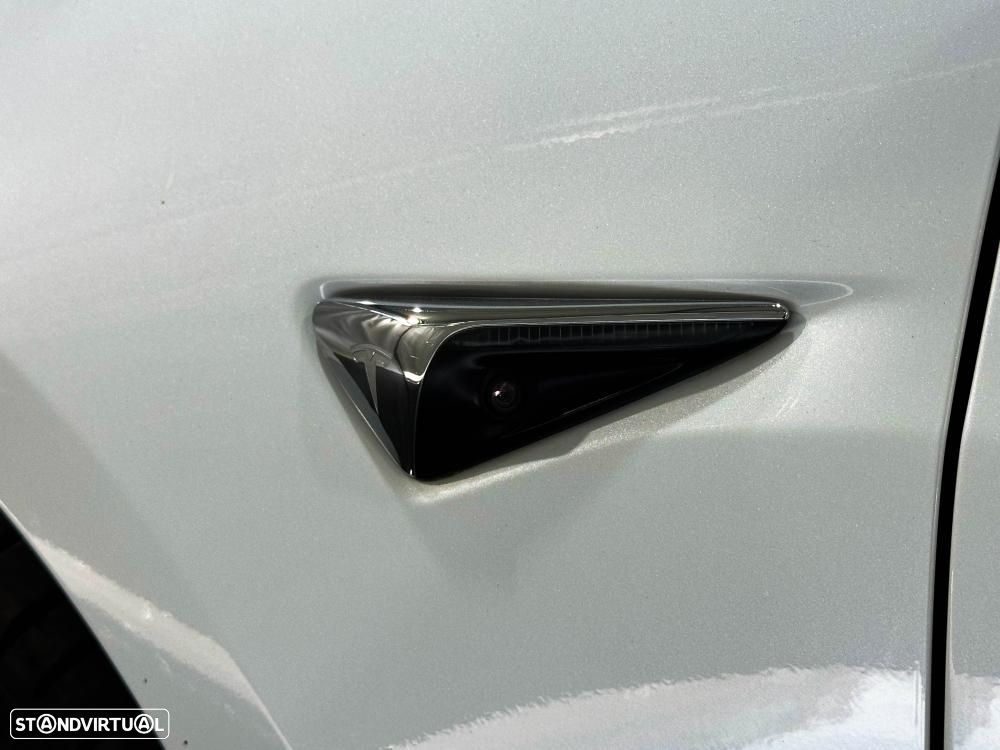 Tesla Model 3 Long-Range Dual Motor AWD - 18