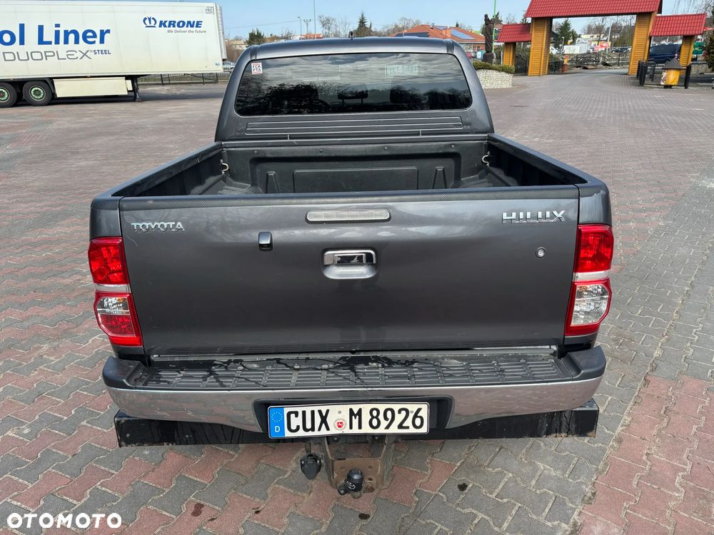 Toyota Hilux 2.5 D-4D SR5 - 5