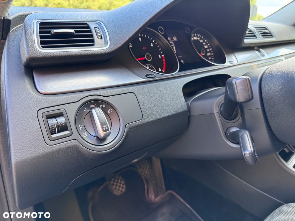 Volkswagen Passat Variant 2.0 TDI Comfortline - 16