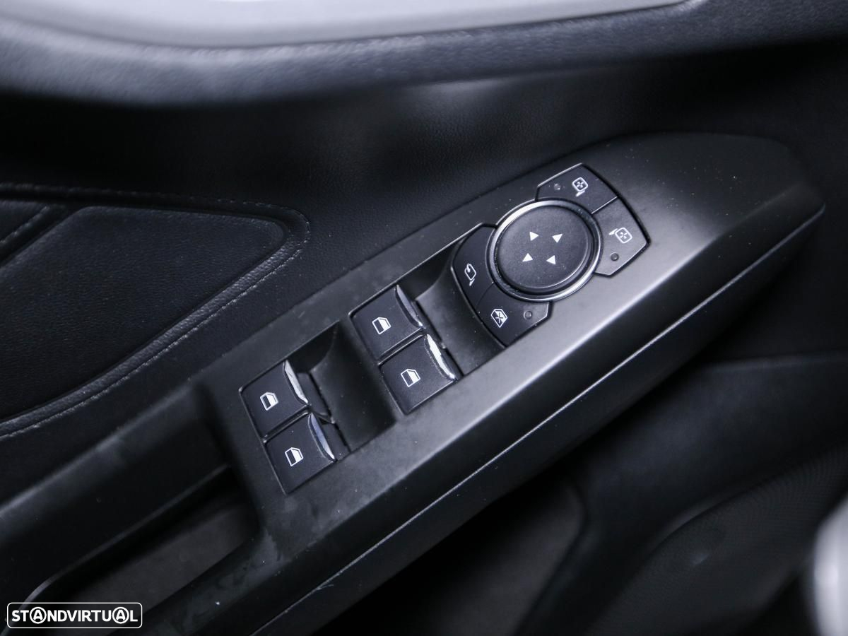 Ford Focus SW 1.5 TDCi EcoBlue Active - 11