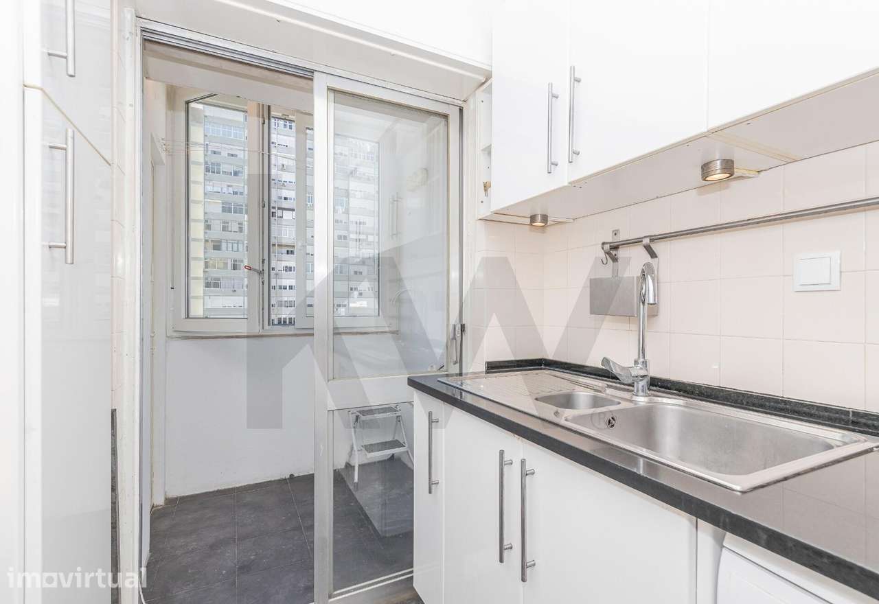 Apartamento T4 c/ Garagem - Quinta das Conchas - Grande imagem: 2/27