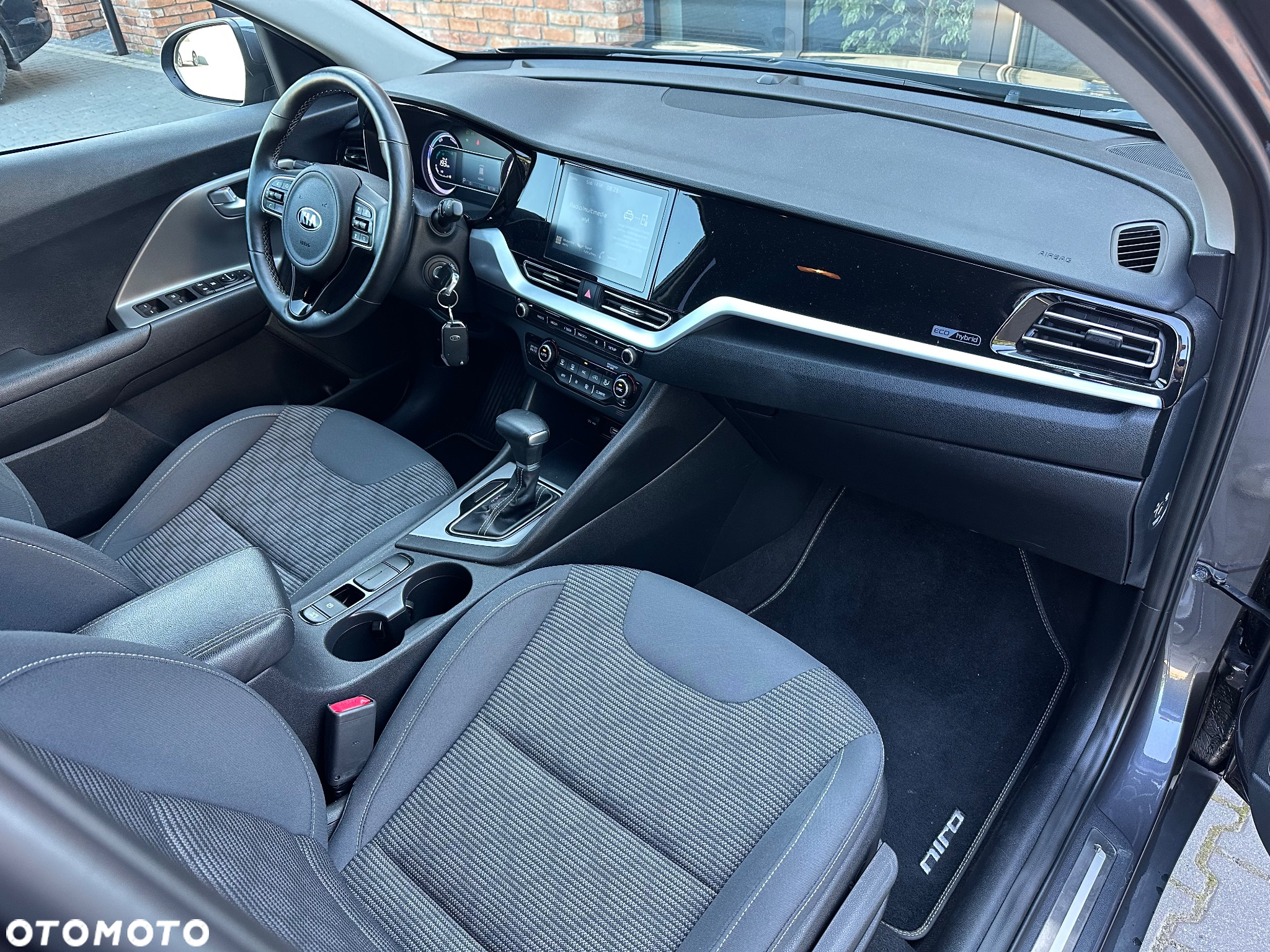 Kia Niro 1.6 GDI Hybrid L Business Line - 34