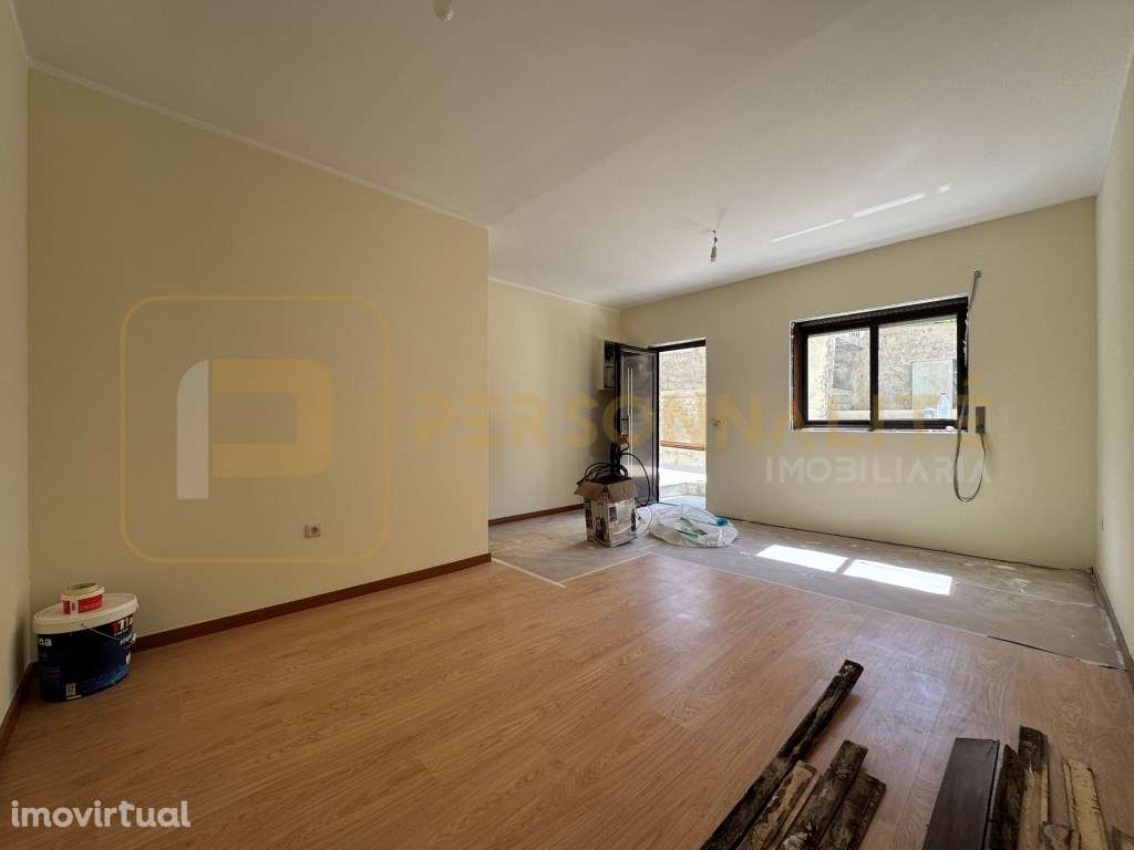 Apt T2 com terraço - Grande imagem: 2/11