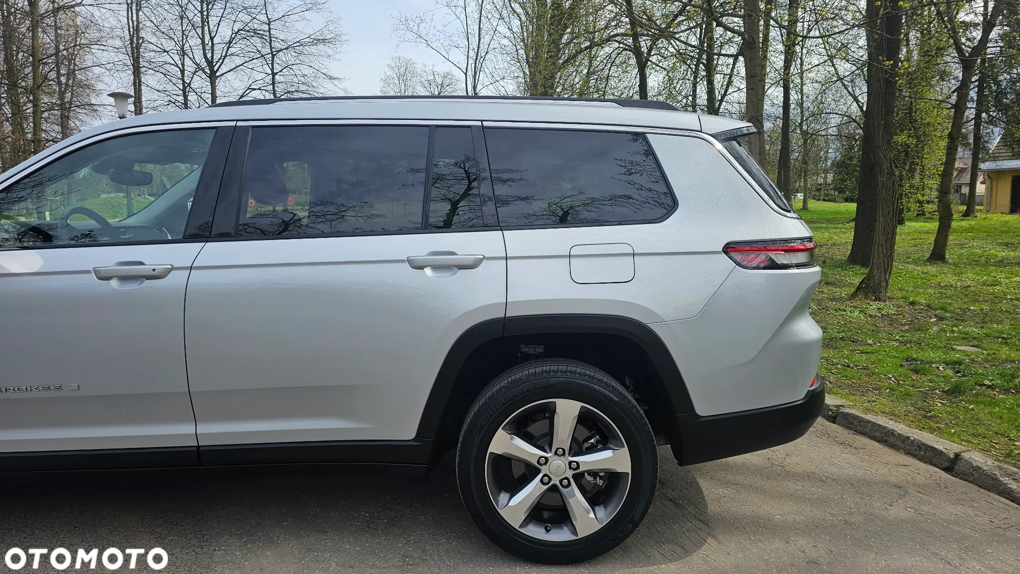 Jeep Grand Cherokee - 16