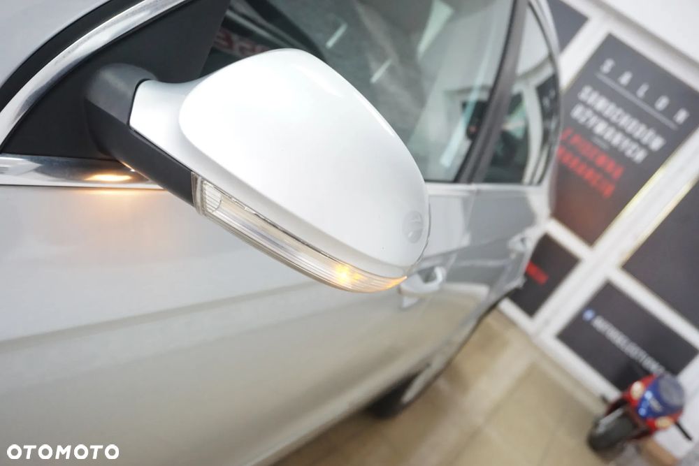 Volkswagen Passat 2.0 TDI Comfortline - 14