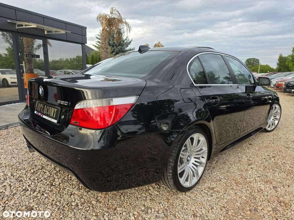 BMW Seria 5 550i - 23