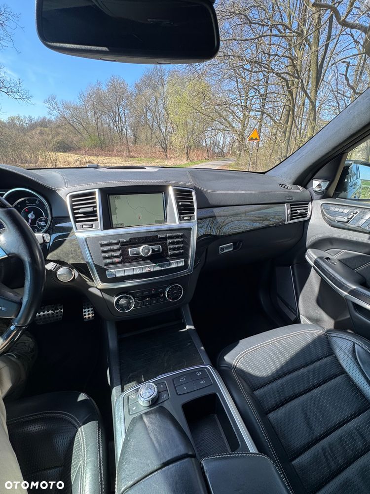 Mercedes-Benz GL - 21