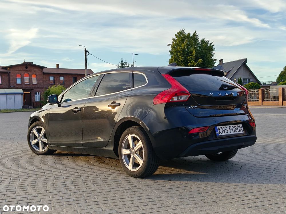 Volvo V40 D2 Momentum - 1