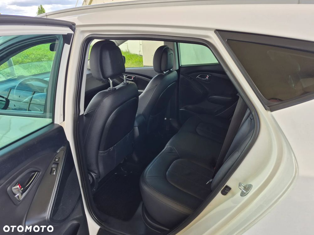 Hyundai ix35 2.0 CRDi 4WD Automatik Fifa World Cup Silver Edition - 11
