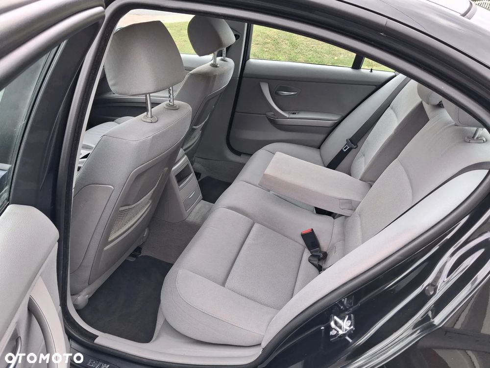 BMW Seria 3 320i - 8