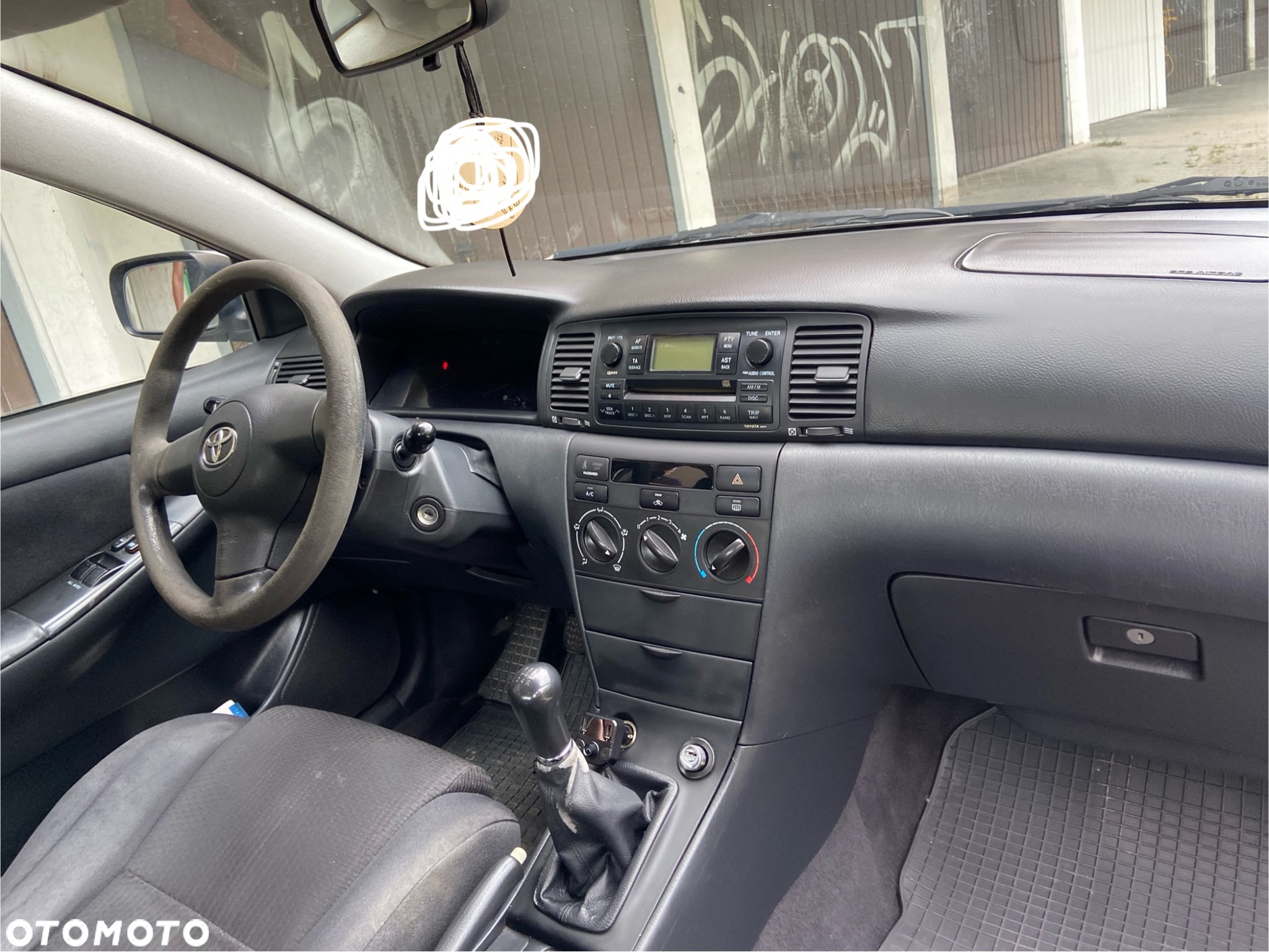 Toyota Corolla - 4
