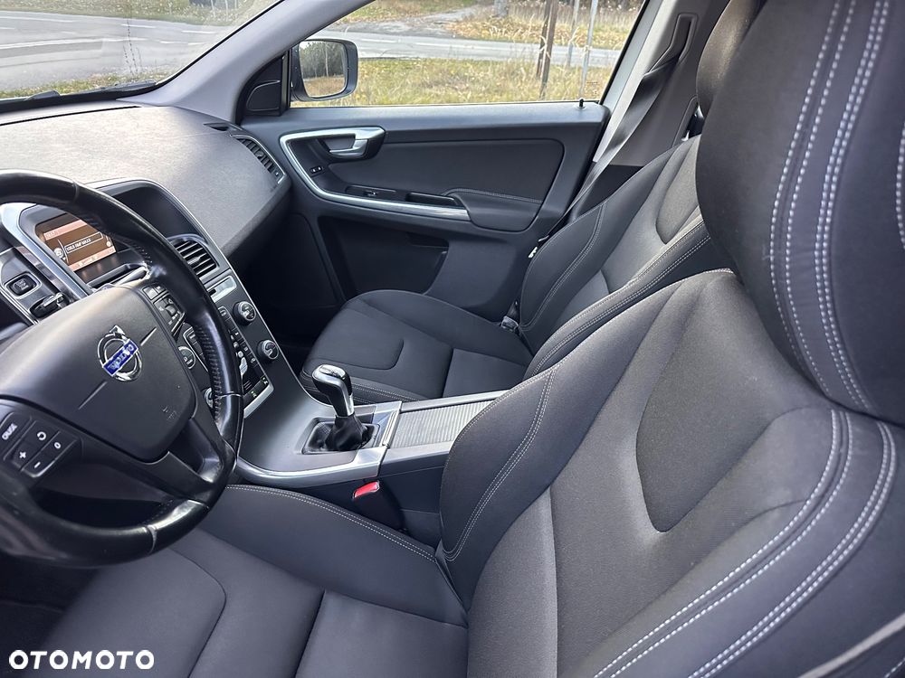 Volvo XC 60 D4 Momentum - 18