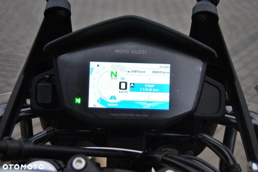 Moto Guzzi V85 - 9