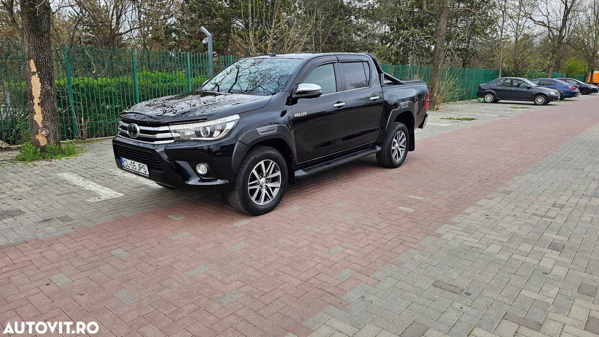 Toyota Hilux 4x4 Double Cab A/T Invincible - 1