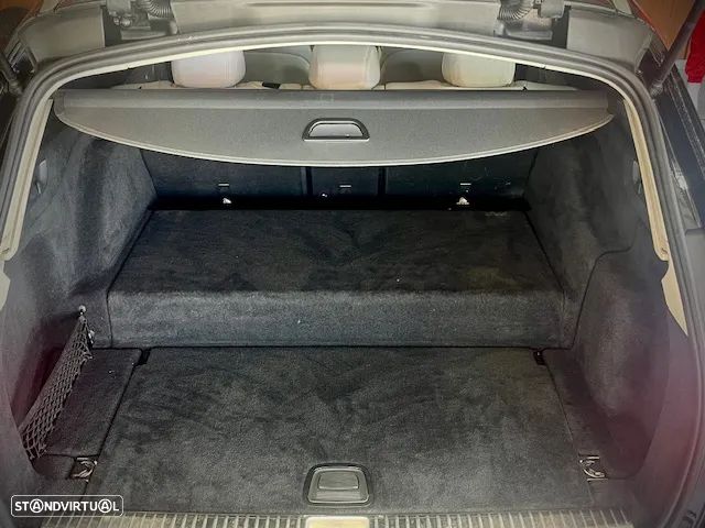 Mercedes-Benz E 300 de Avantgarde - 43
