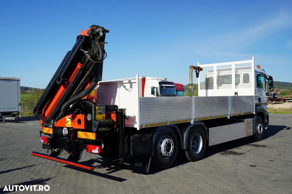 MAN / 6.6 M CAROSERIE + CUPTOR PALFINGER PK 18002-EH B / MAX. CAPACITATE DE RIDICARE: 6.000 KG / FURCĂ PENTRU PALEȚI / COMANDĂ RADIO / ROTATOARE / PODEA REZISTENTĂ - 12
