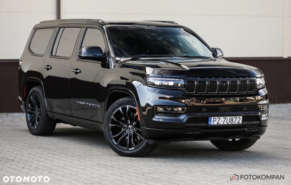Jeep Grand Wagoneer - 8