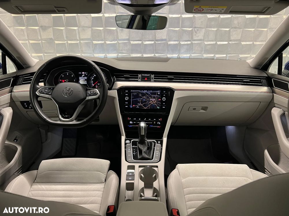 Volkswagen Passat Variant 2.0 TDI DSG R Executive - 13
