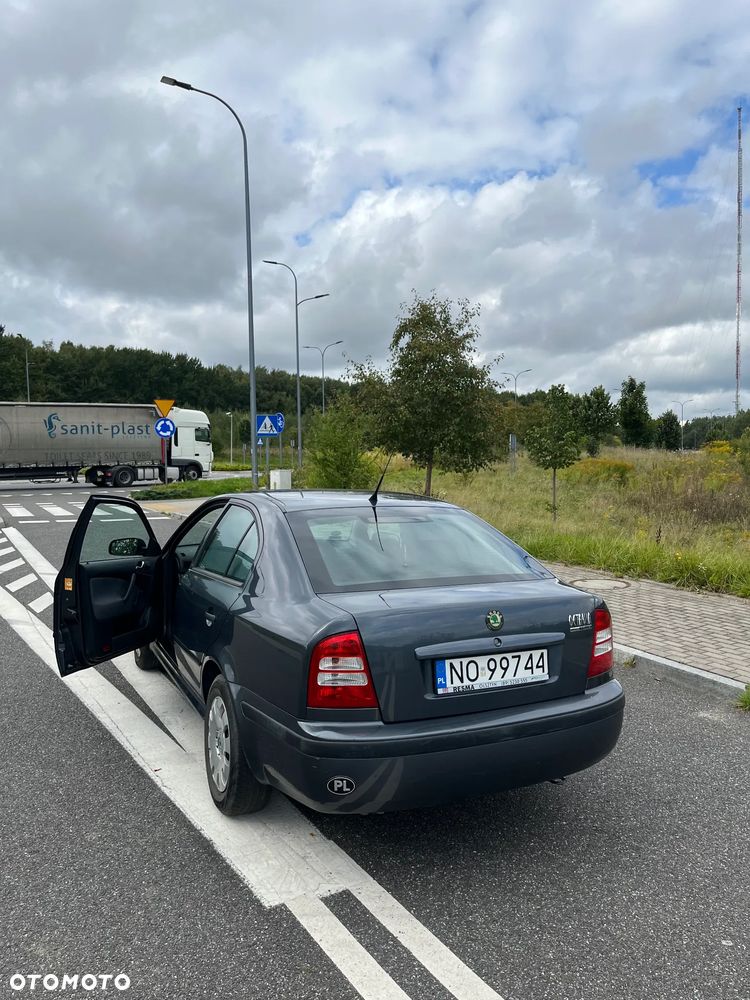 Skoda Octavia 1.6 Tour - 12