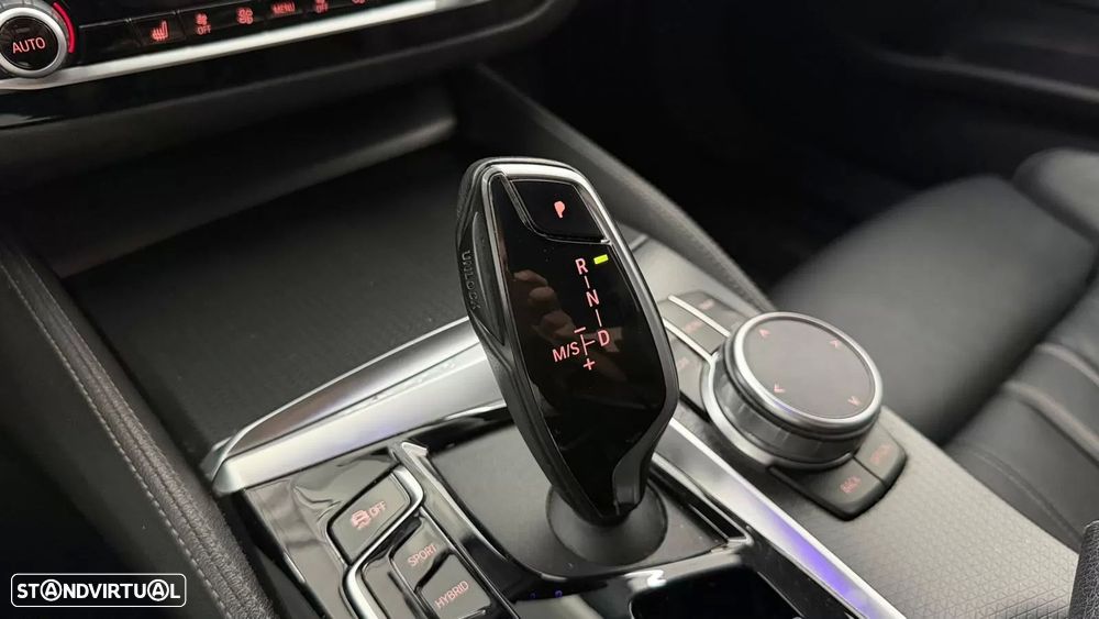 BMW 530 e Pack Desportivo M - 29
