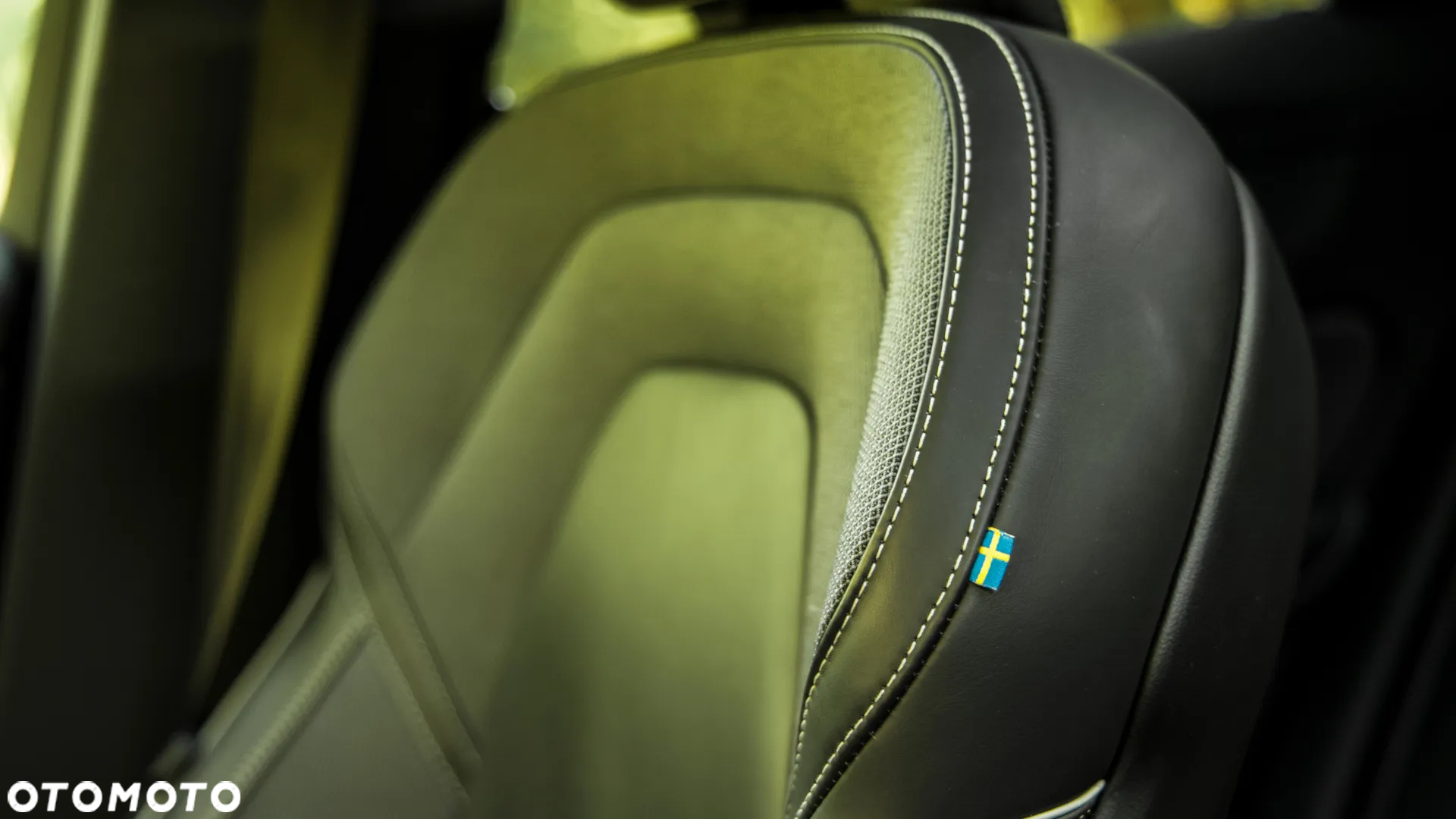 Volvo XC 60 T8 Plug-In Hybrid AWD R-Design - 20