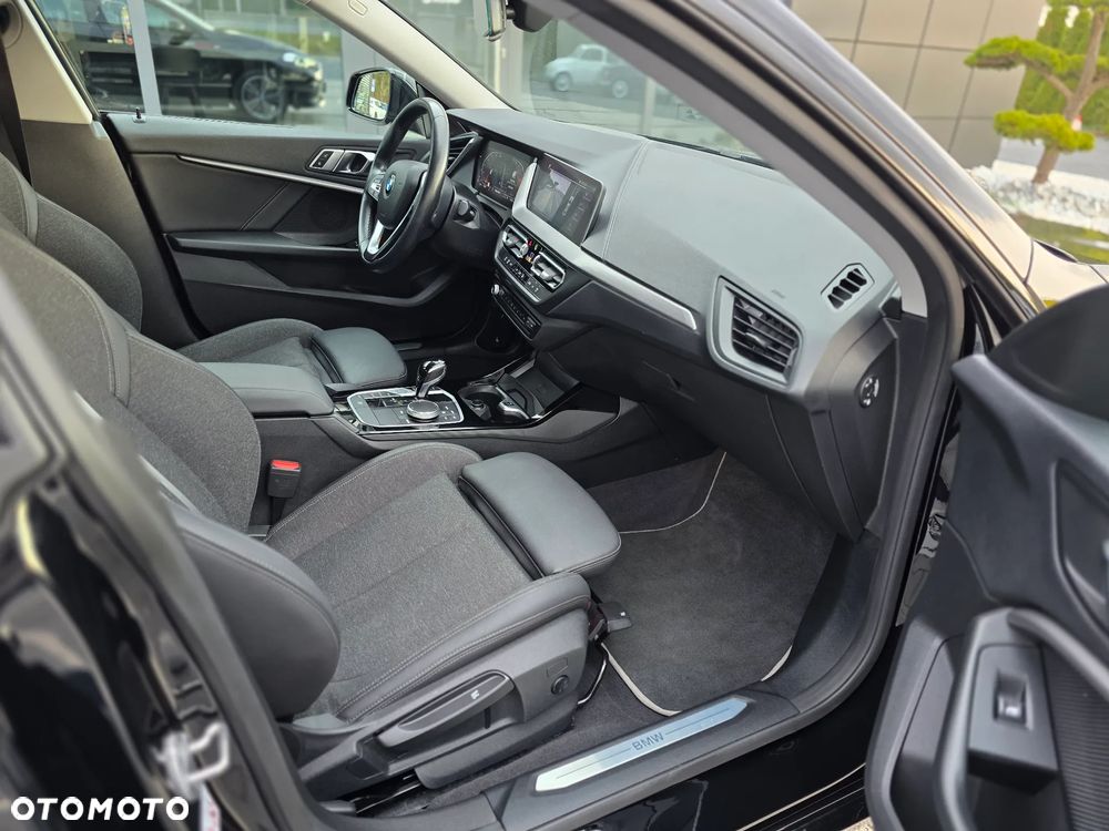 BMW Seria 2 220d xDrive Sport Line sport - 24