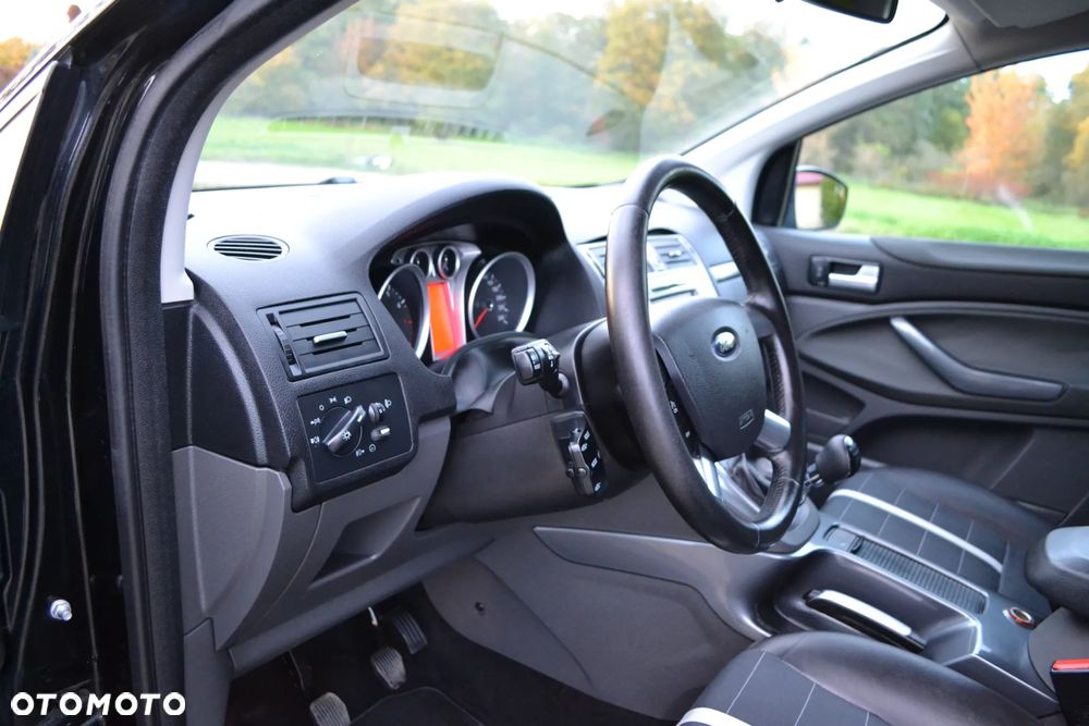 Ford Kuga 2.5 4x4 Titanium - 18