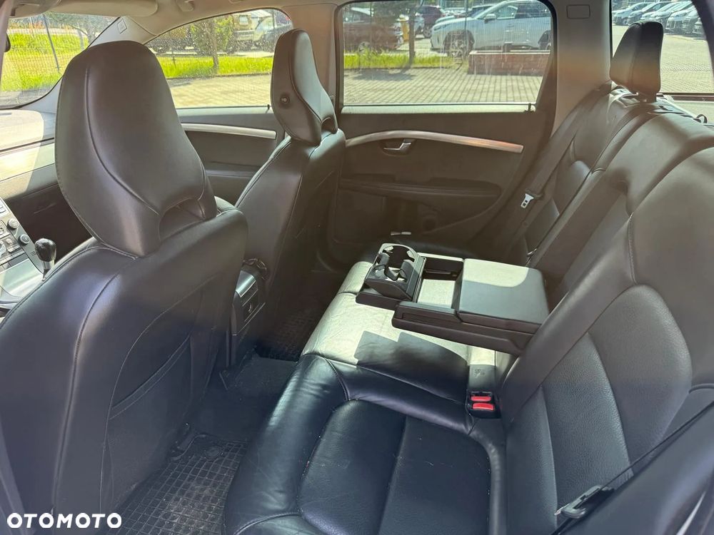 Volvo V70 T4 Momentum - 11