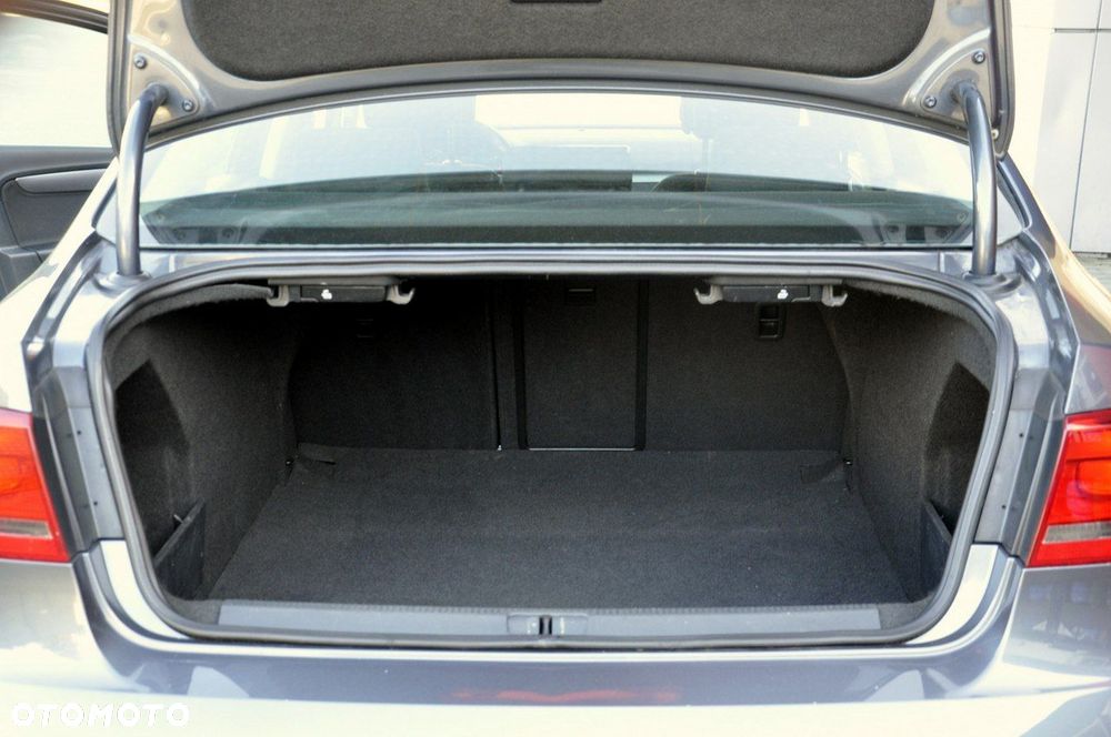 Volkswagen Passat 1.8 TSI Comfortline - 16