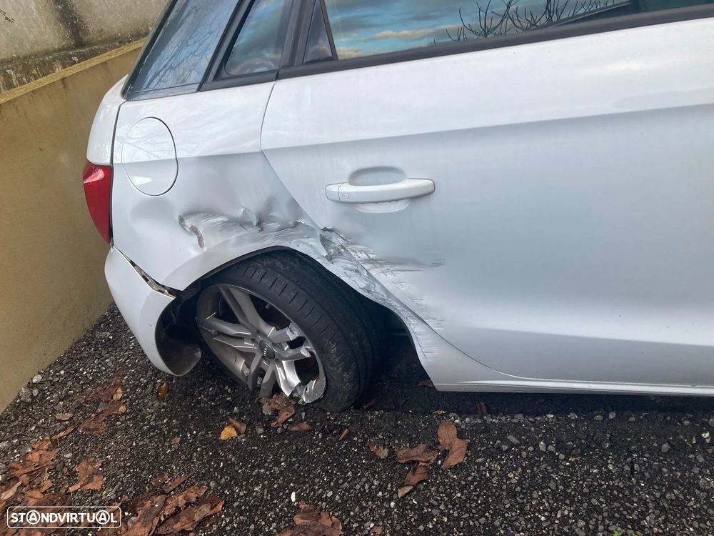 Audi A1 Sportback 1.2 TFSI S line Sport Pack - 4