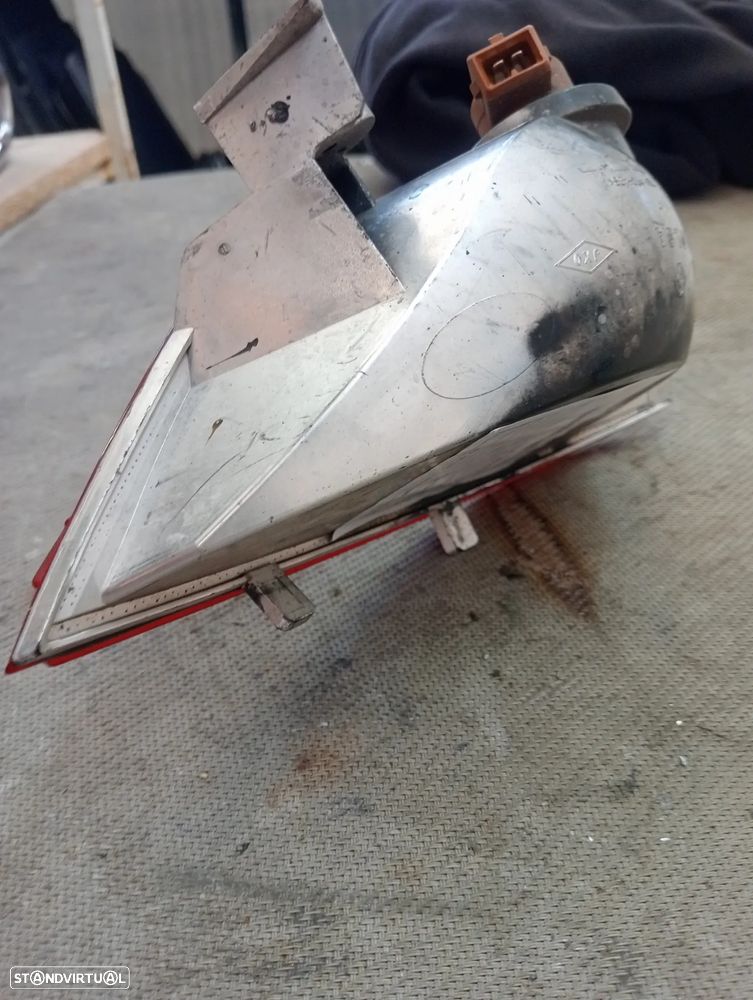 Farolim nevoeiro direito Renault Megane IV SW 16 - 19 / 265808906R - 2