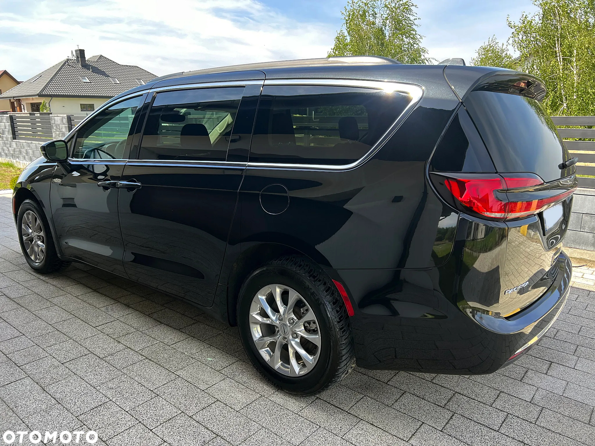 Chrysler Pacifica - 9