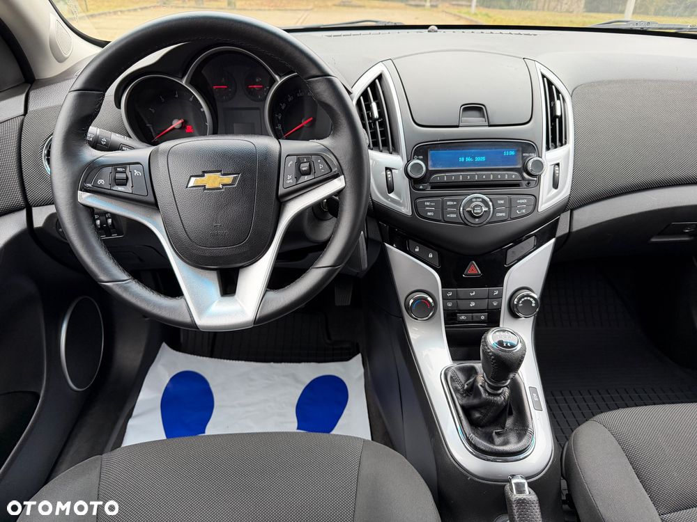 Chevrolet Cruze - 25