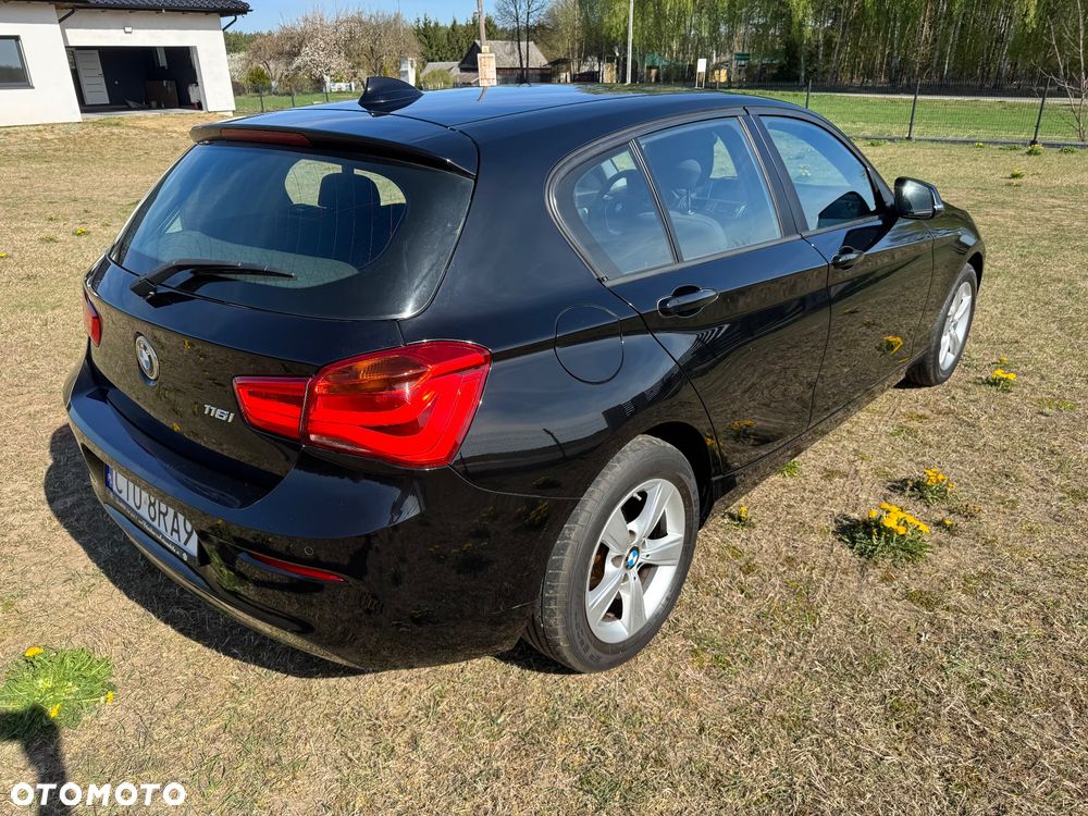 BMW Seria 1 116i - 23