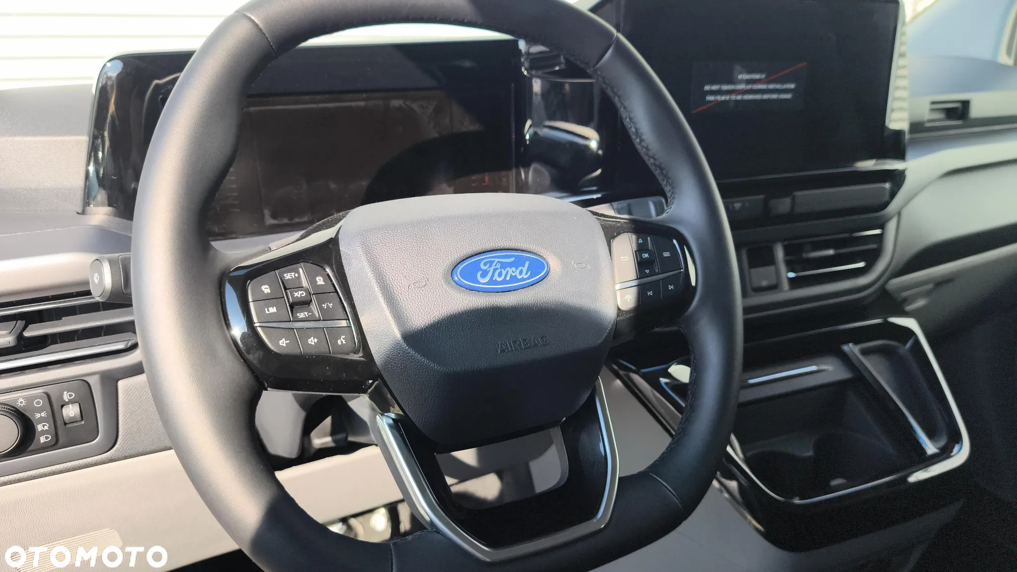 Ford Tourneo Custom 2.0 EcoBlue 320 L2 Titanium - 12