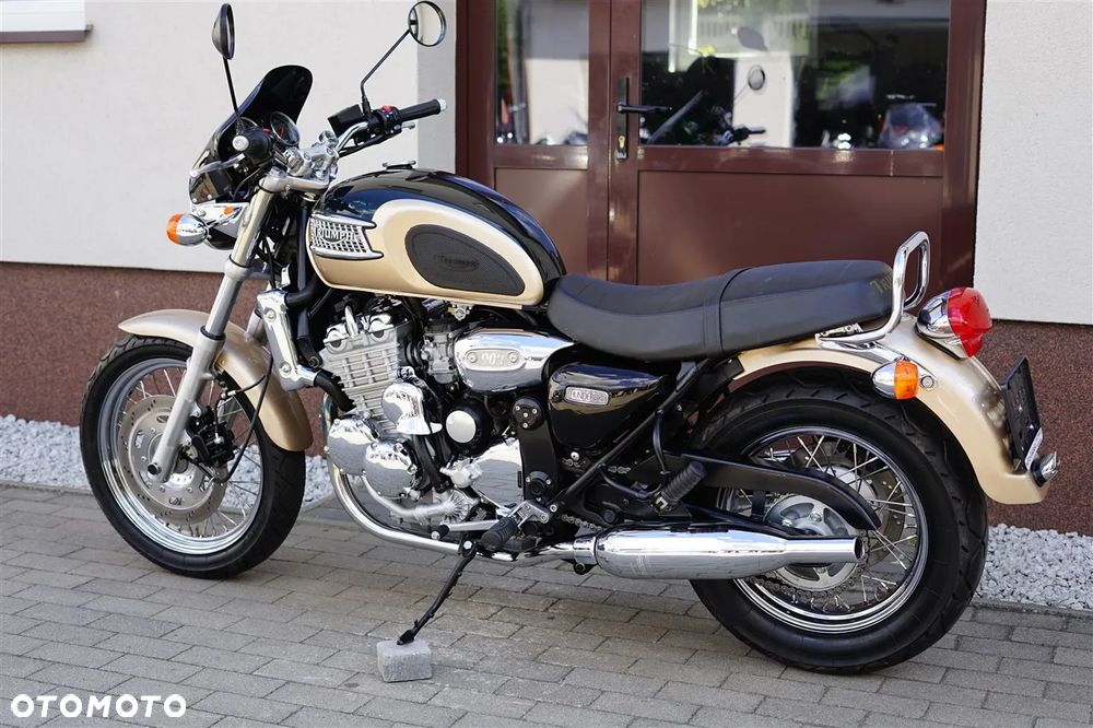 Triumph Thunderbird - 19