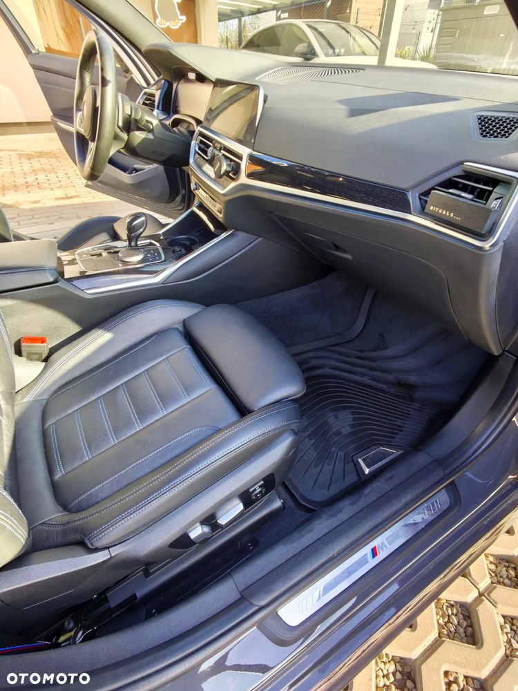 BMW Seria 3 330e xDrive M Sport - 17