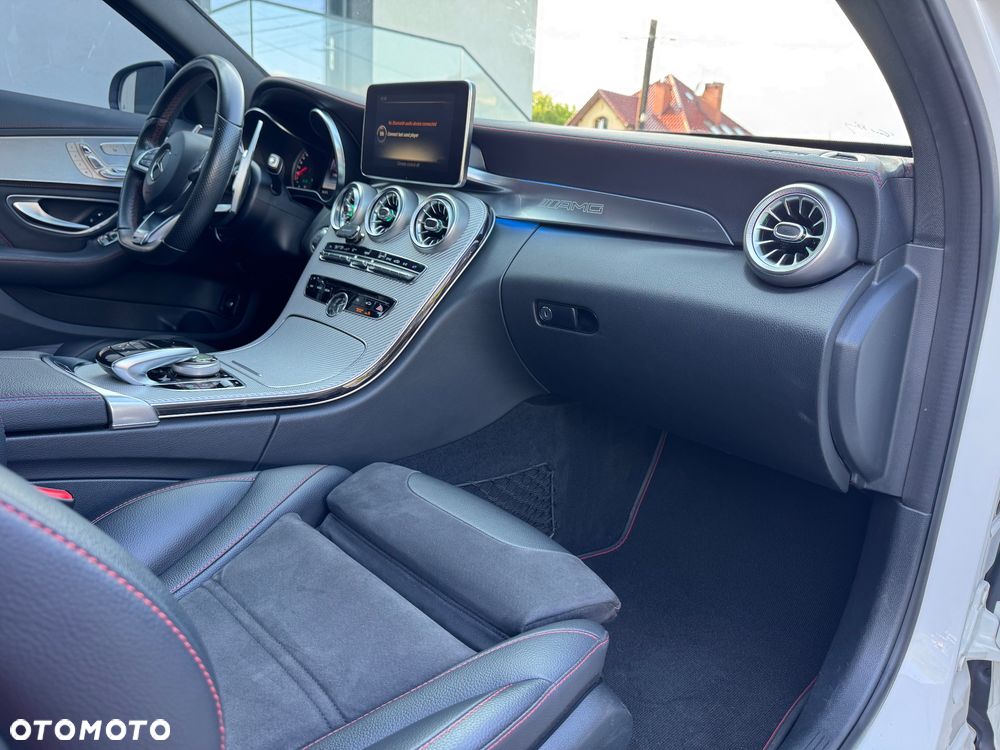 Mercedes-Benz Klasa C AMG 43 4Matic 9G-TRONIC - 31