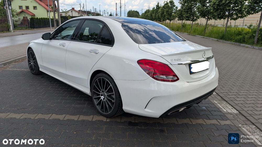 Mercedes-Benz Klasa C 300 7G-TRONIC AMG Line - 4