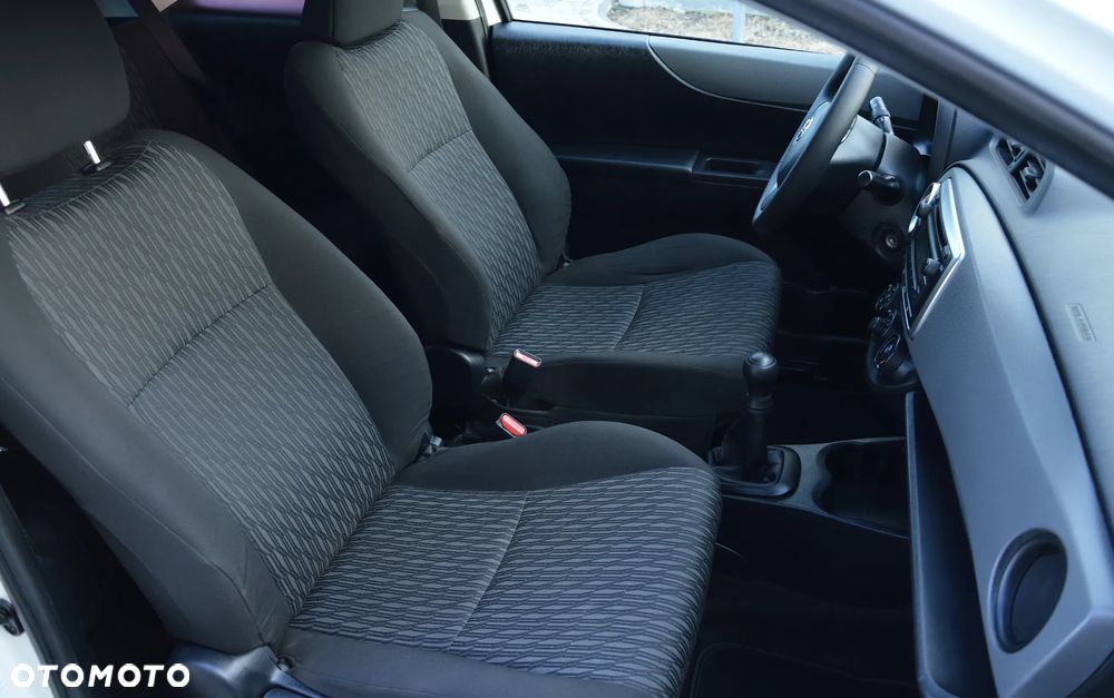 Toyota Yaris 1.0 Entry - 12