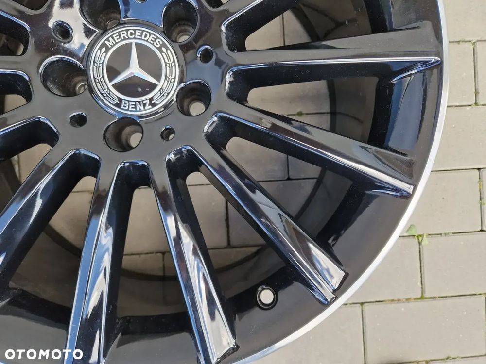FELGA MERCEDES  C-KLASA W205 8,5Jx19H2, ET52, 5x112 - NOWA ORYGINALNA AMG - 4