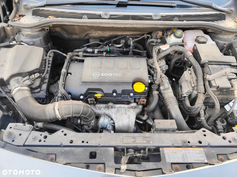 Opel Astra 1.4 T Cosmo - 18