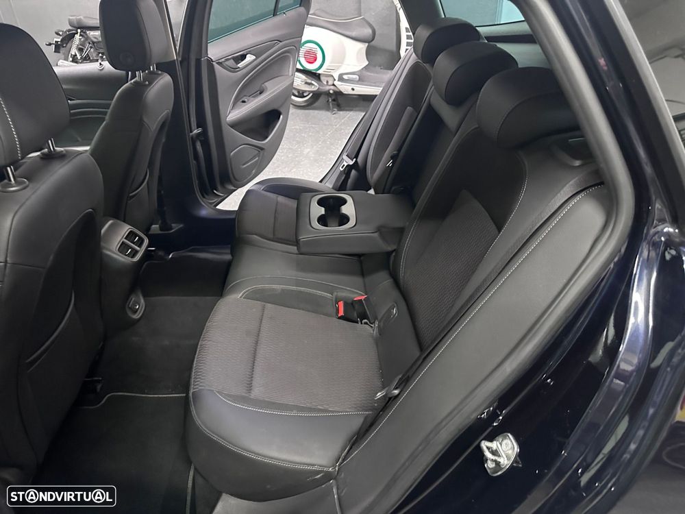 Opel Insignia Sports Tourer 2.0 CDTi Executive S/S - 23