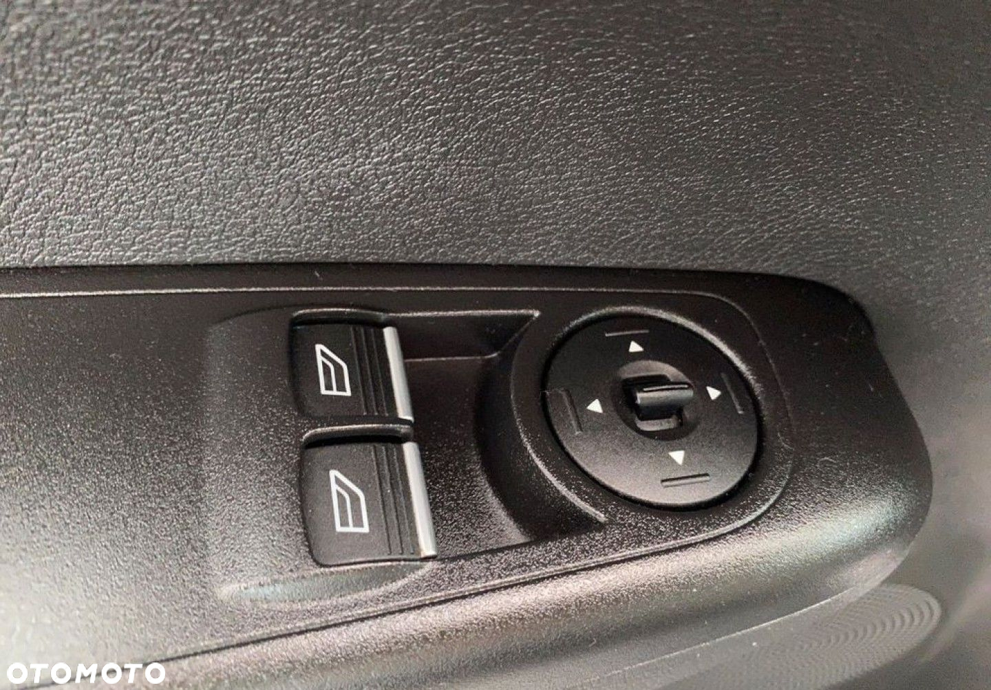 Ford Tourneo Courier - 17