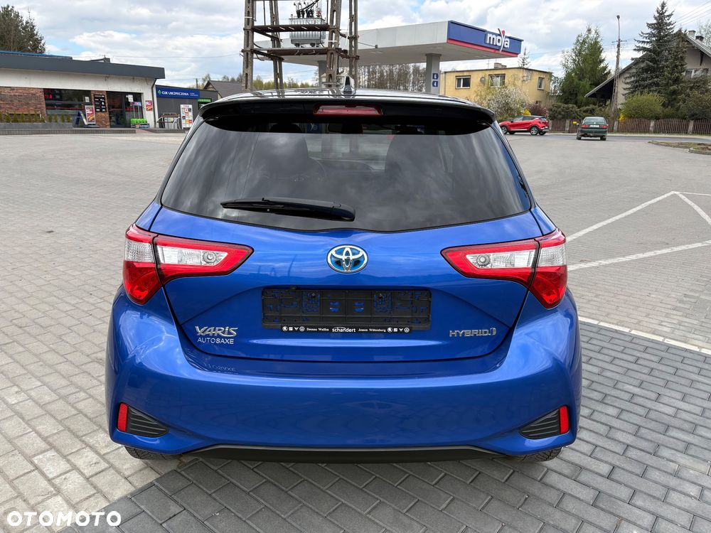 Toyota Yaris Hybrid 100 Selection Passion - 6